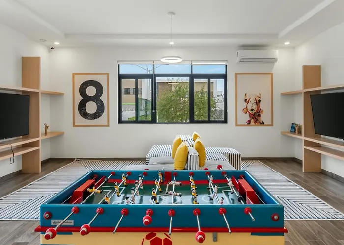 Modern With Stunning Bay Views *